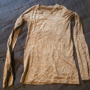 Lululemon long sleeve size 6
